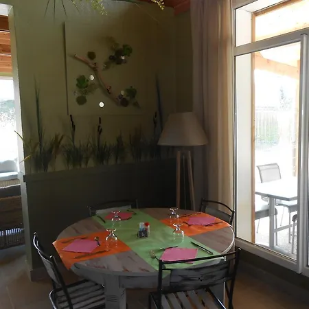 Campingplatz Le Nid Du Parc Villars-les-Dombes
