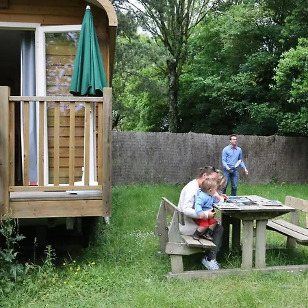 Camping Le Nid Du Parc Villars-les-Dombes