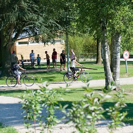 Le Nid Du Parc Campsite 4*